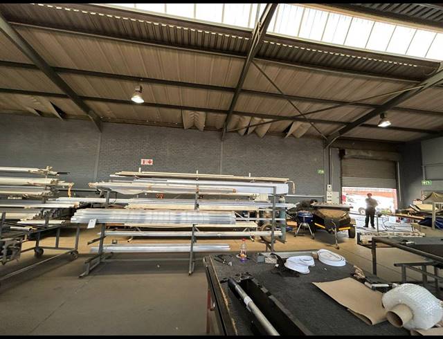 486M² WAREHOUSE TO LET IN SPARTAN